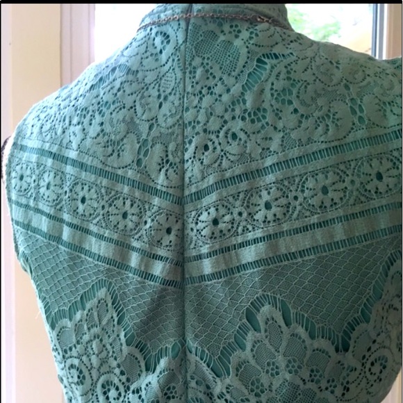 HOST PICK NWT Francesca lace green dress 💃🏻🎊 - Picture 3 of 6